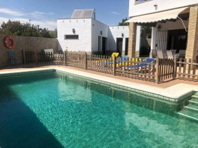 CASA RURAL MENDOZA solo familias, Conil De La Frontera